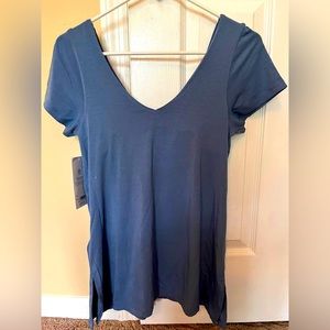 ✨NWT✨ Athleta Essence Support Top